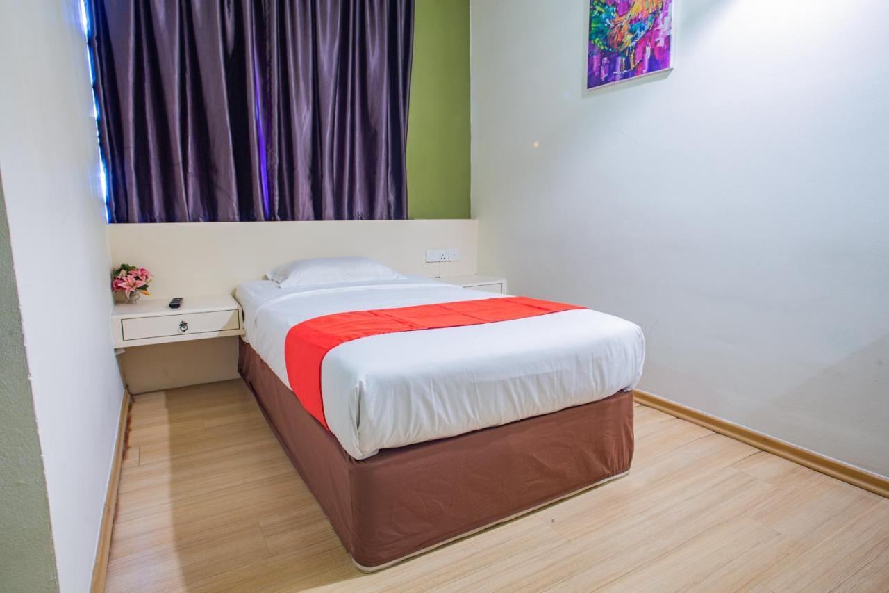 Hotel 101 Permas Jaya Johor Bahru Exterior photo