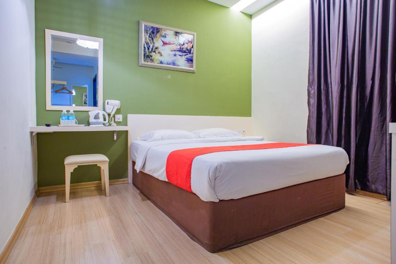 Hotel 101 Permas Jaya Johor Bahru Exterior photo