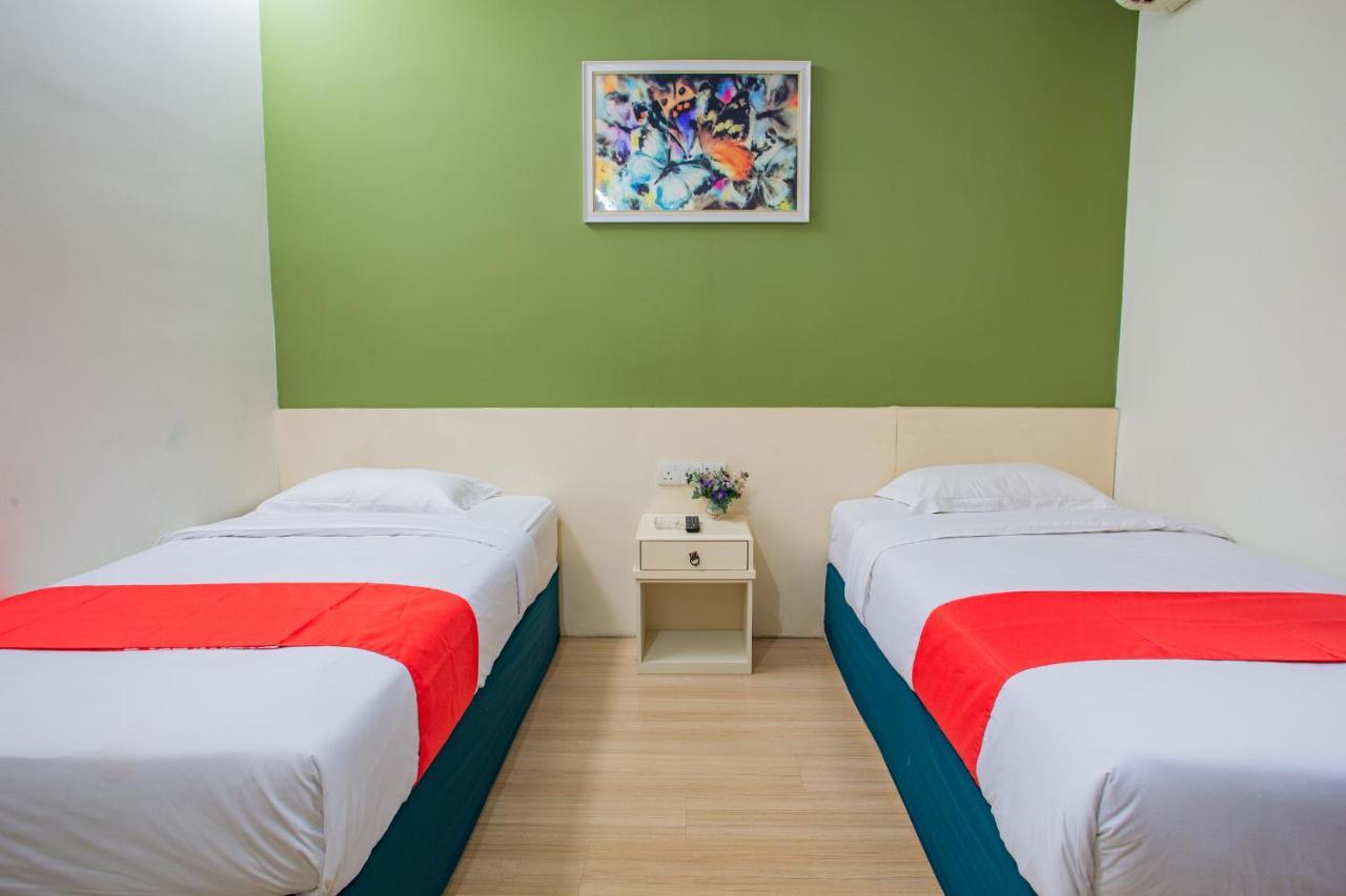 Hotel 101 Permas Jaya Johor Bahru Exterior photo