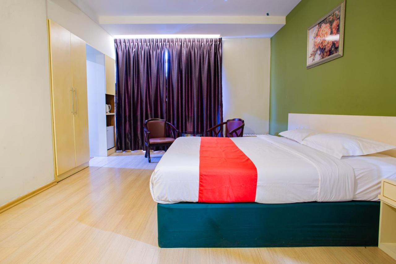 Hotel 101 Permas Jaya Johor Bahru Exterior photo