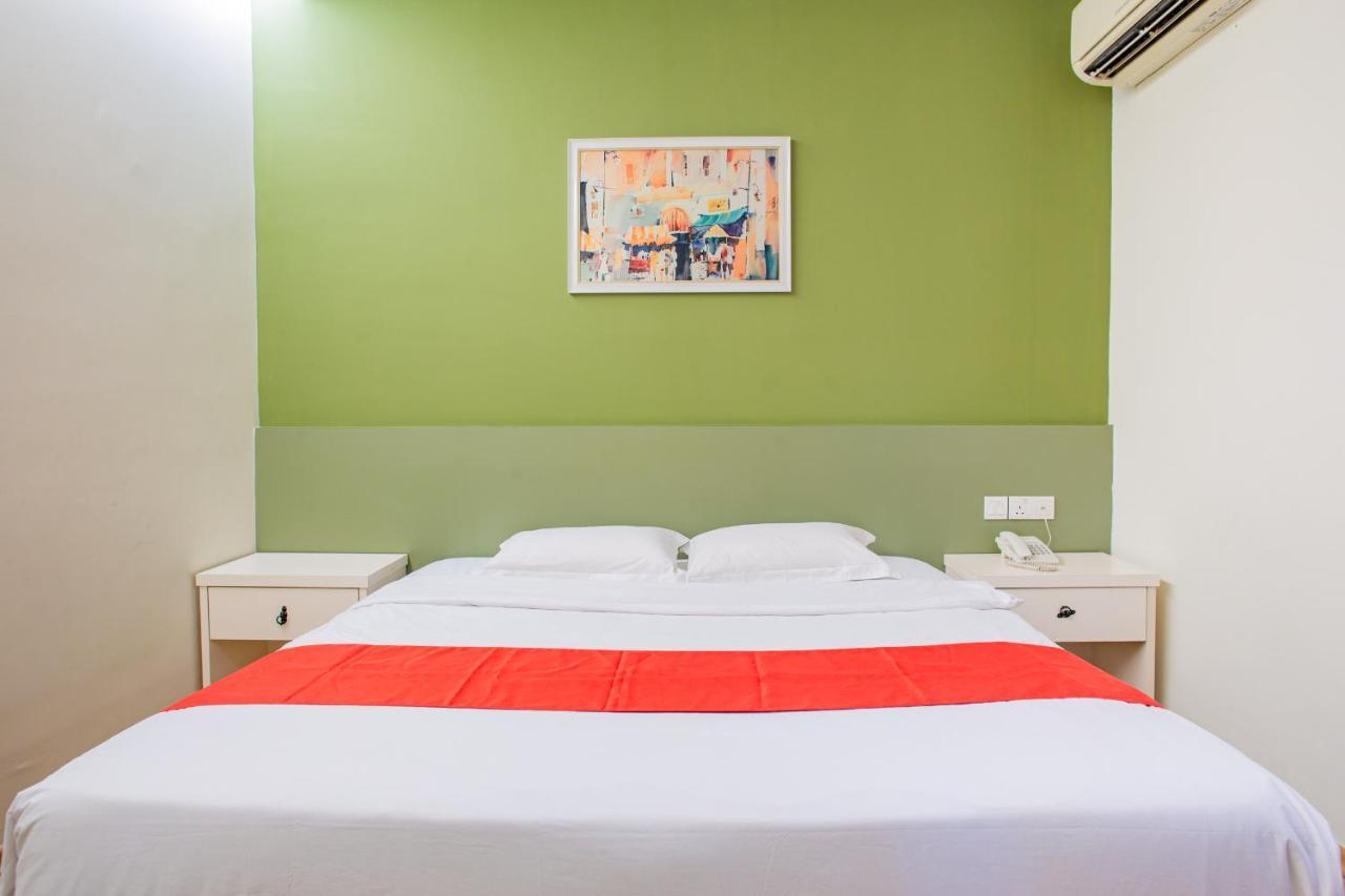 Hotel 101 Permas Jaya Johor Bahru Exterior photo