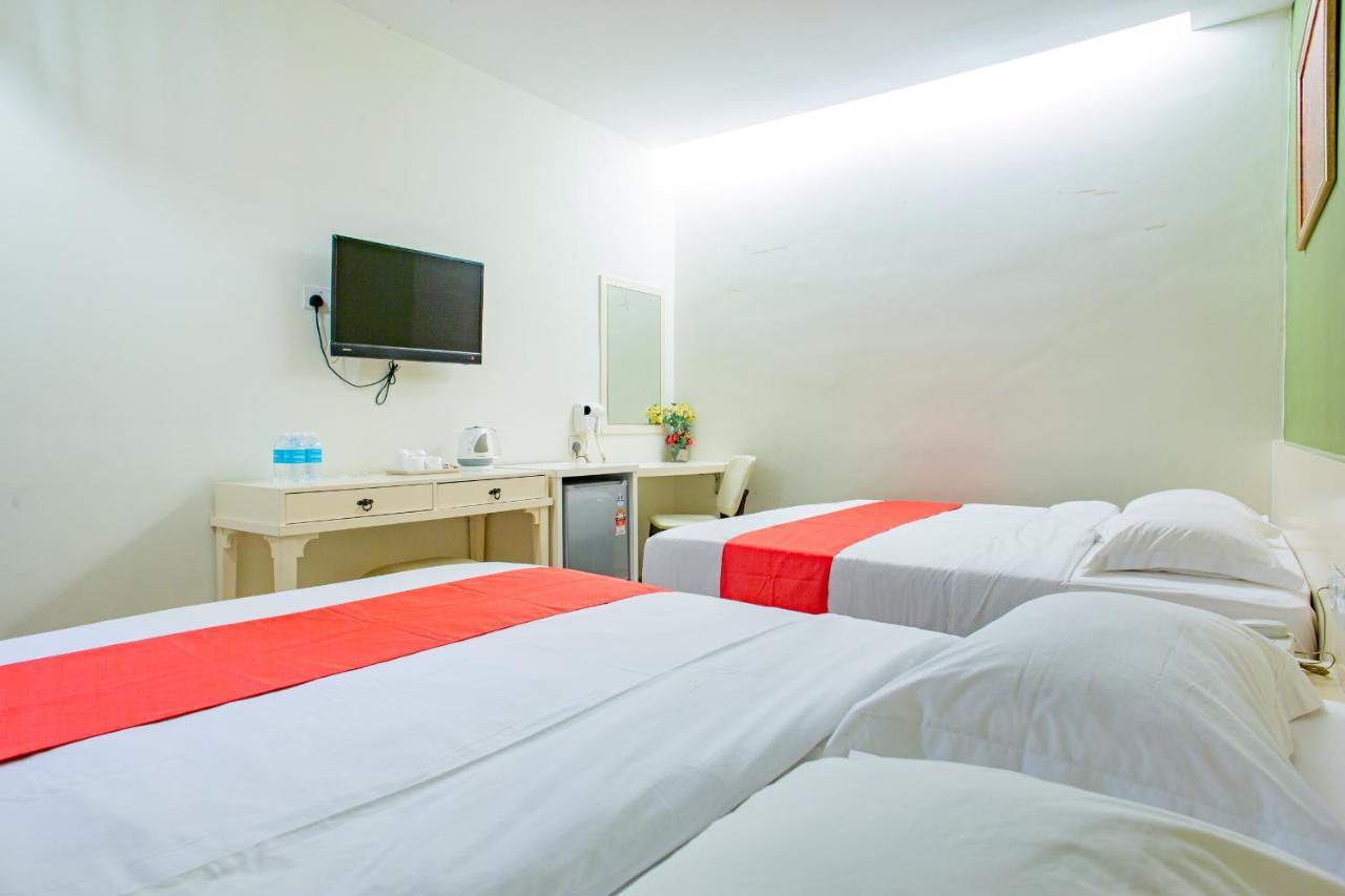 Hotel 101 Permas Jaya Johor Bahru Exterior photo