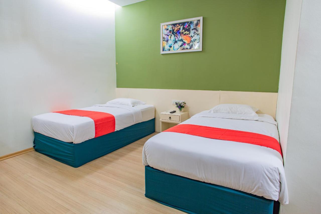 Hotel 101 Permas Jaya Johor Bahru Exterior photo