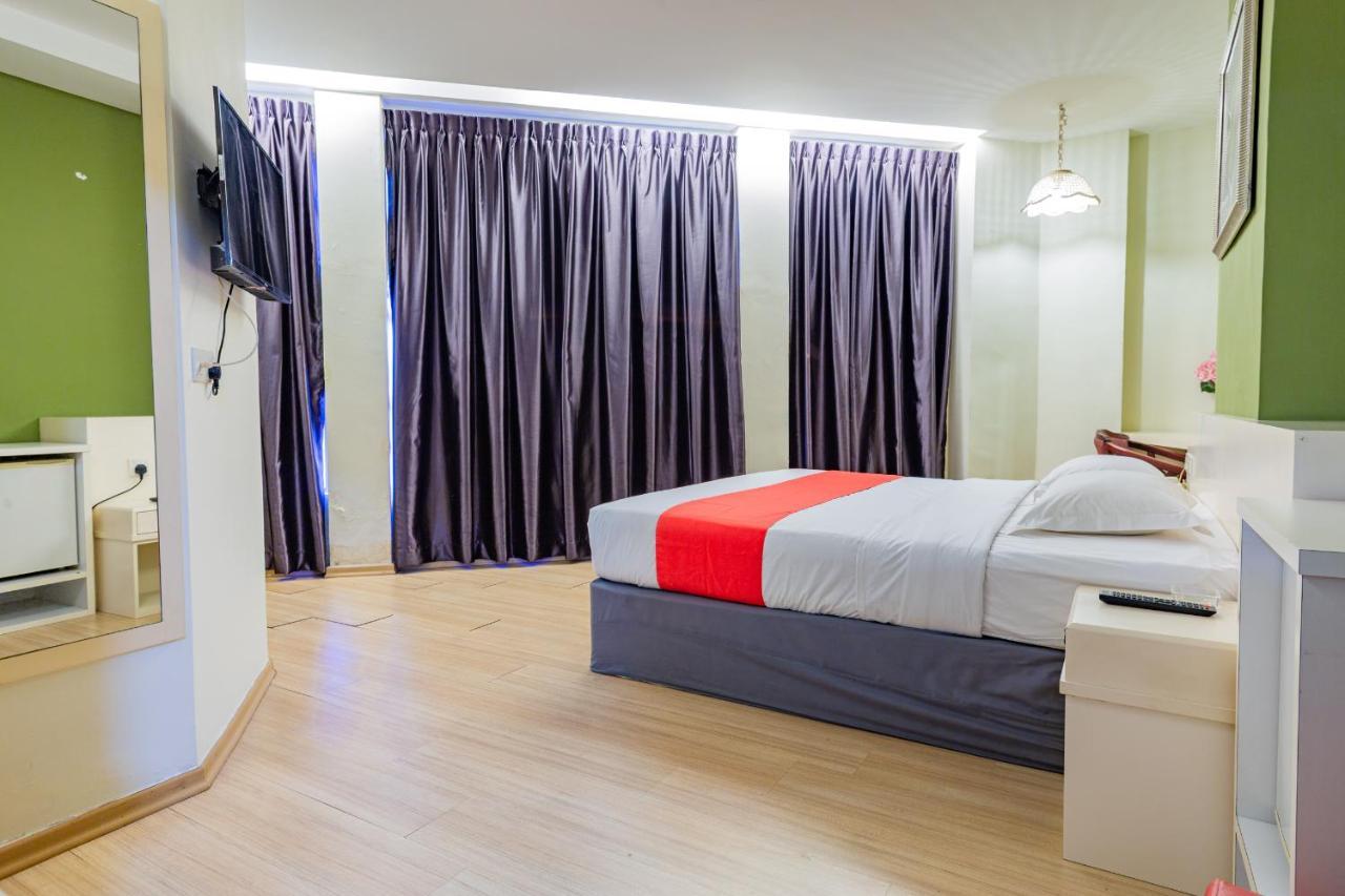 Hotel 101 Permas Jaya Johor Bahru Exterior photo