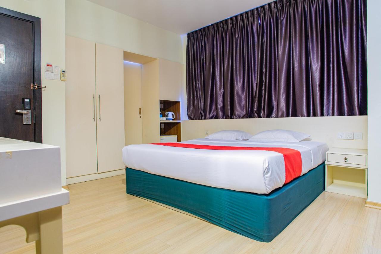Hotel 101 Permas Jaya Johor Bahru Exterior photo