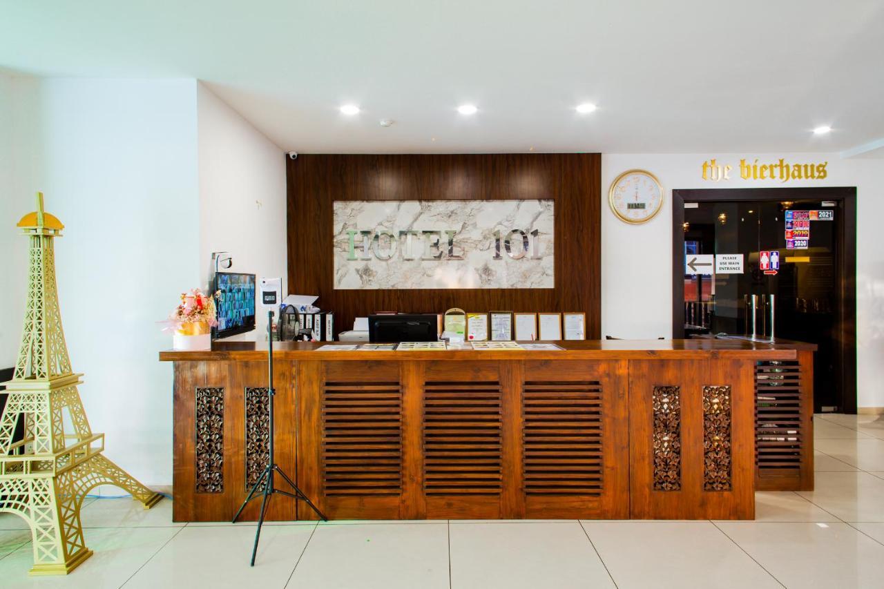 Hotel 101 Permas Jaya Johor Bahru Exterior photo